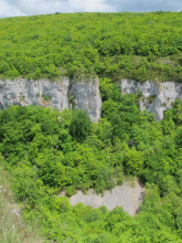 Eboulis et falaise. Auteur : Guillaume Doucet - CENB